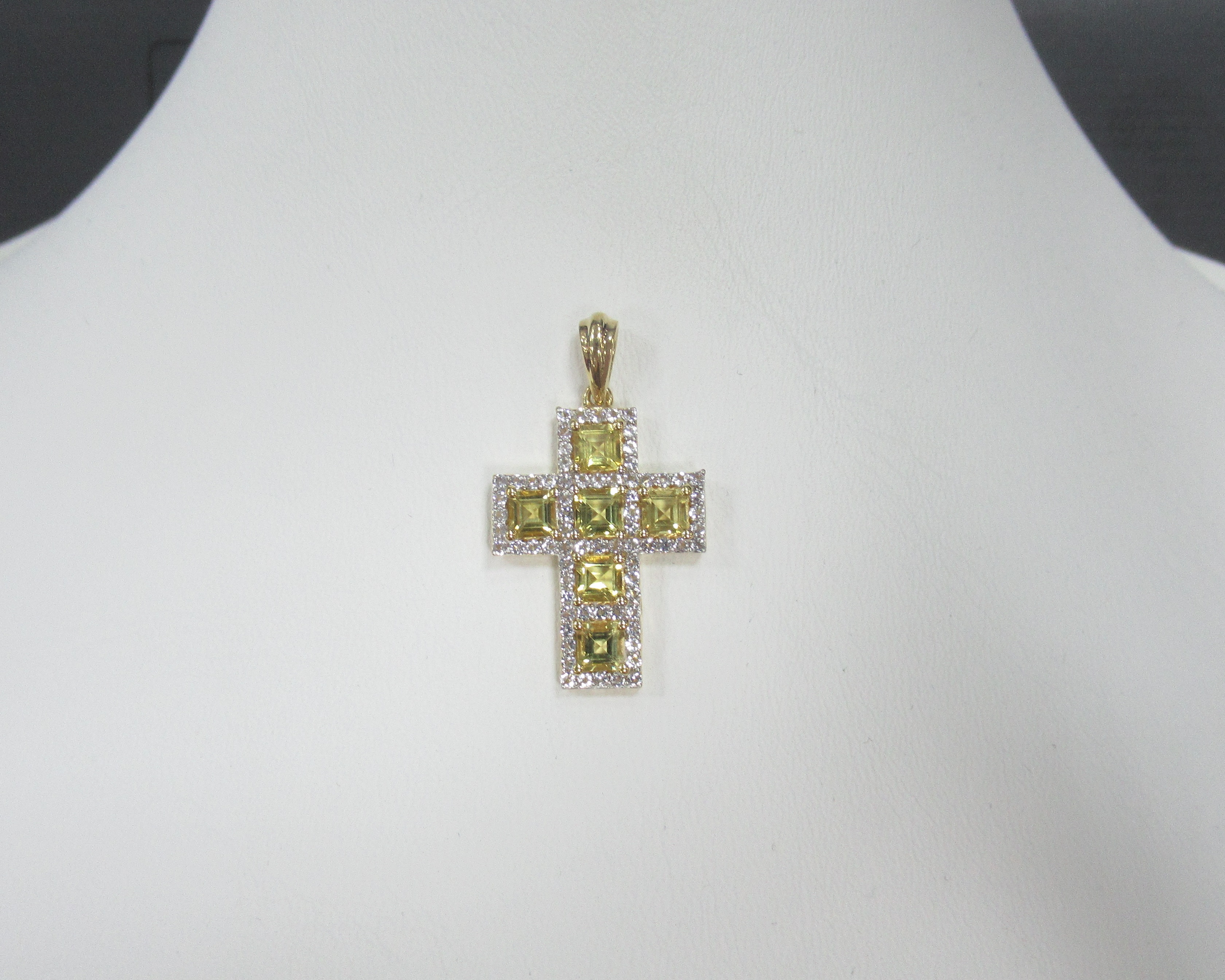 Серебряная подвеска-крест с гелиодорами